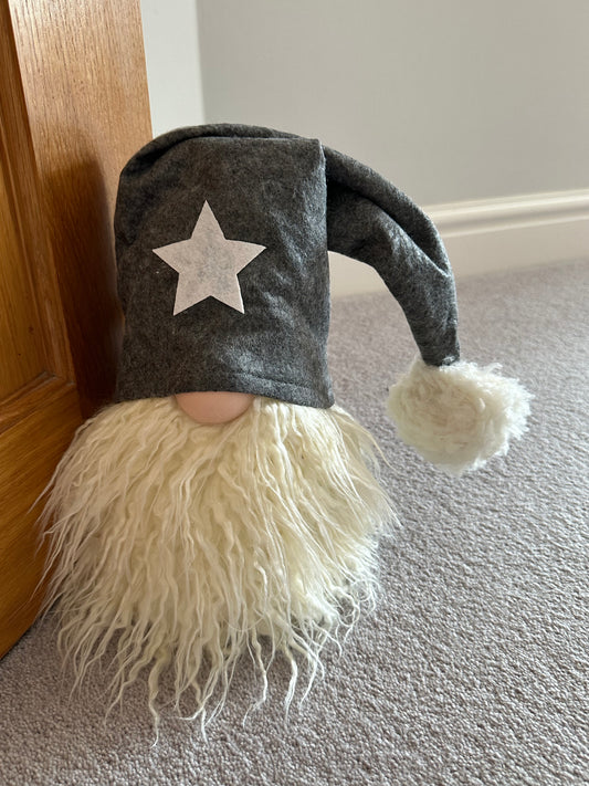 GONK DOOR STOP WITH STAR HAT